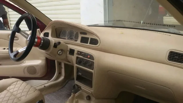 خلدون لتنجيد السيارات وصيانة الفتحات