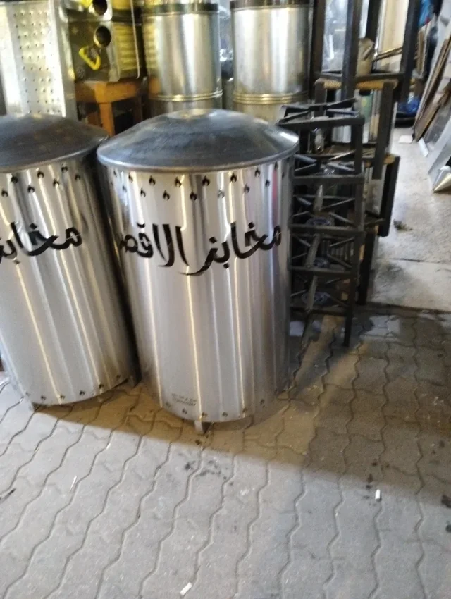 سمكرية عرفات عايش لتجهيز القهاوي والمطاعم وصيانة عددهم والصيانة العامة لأعمال الحديد والابواب