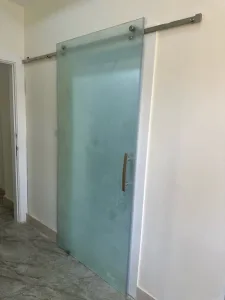 ش ابو العز للزجاج والسيكوريت