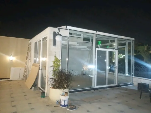 شبابيك واباجورات زجاج