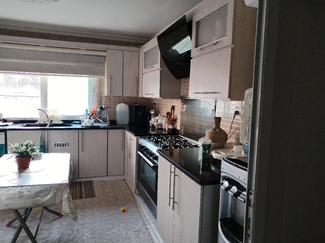 شقة للبيع مدخل مستقل في اربد جنوب المستشفى التخصصي