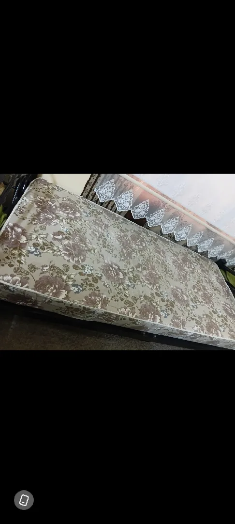 تخوت ٤ للبيع بسعر ١٠٠