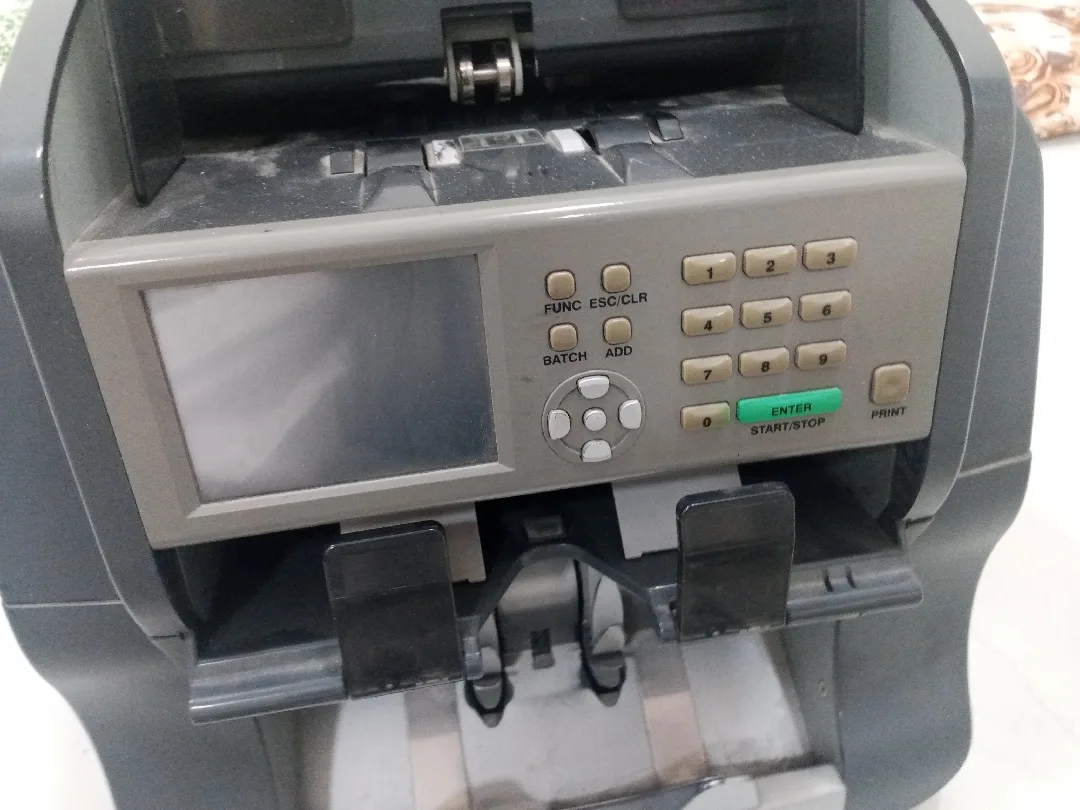 ماكينة عد فلوس بحاجه للتنظيف وتحديث للبيع