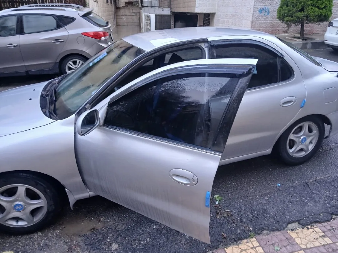 هونداي افانتي  ١٩٩٥