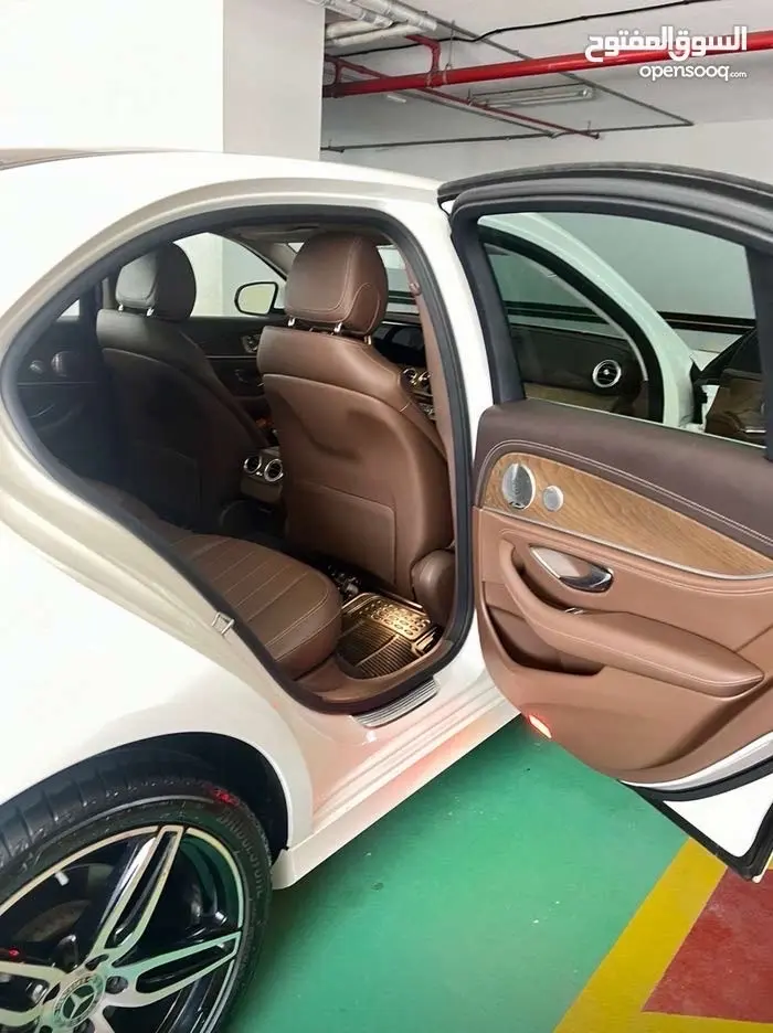 مرسيدس E300 لؤلؤي