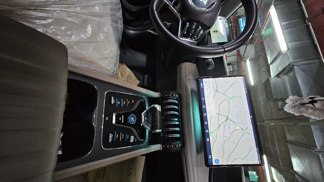 BYD Yuan 2023 auto park