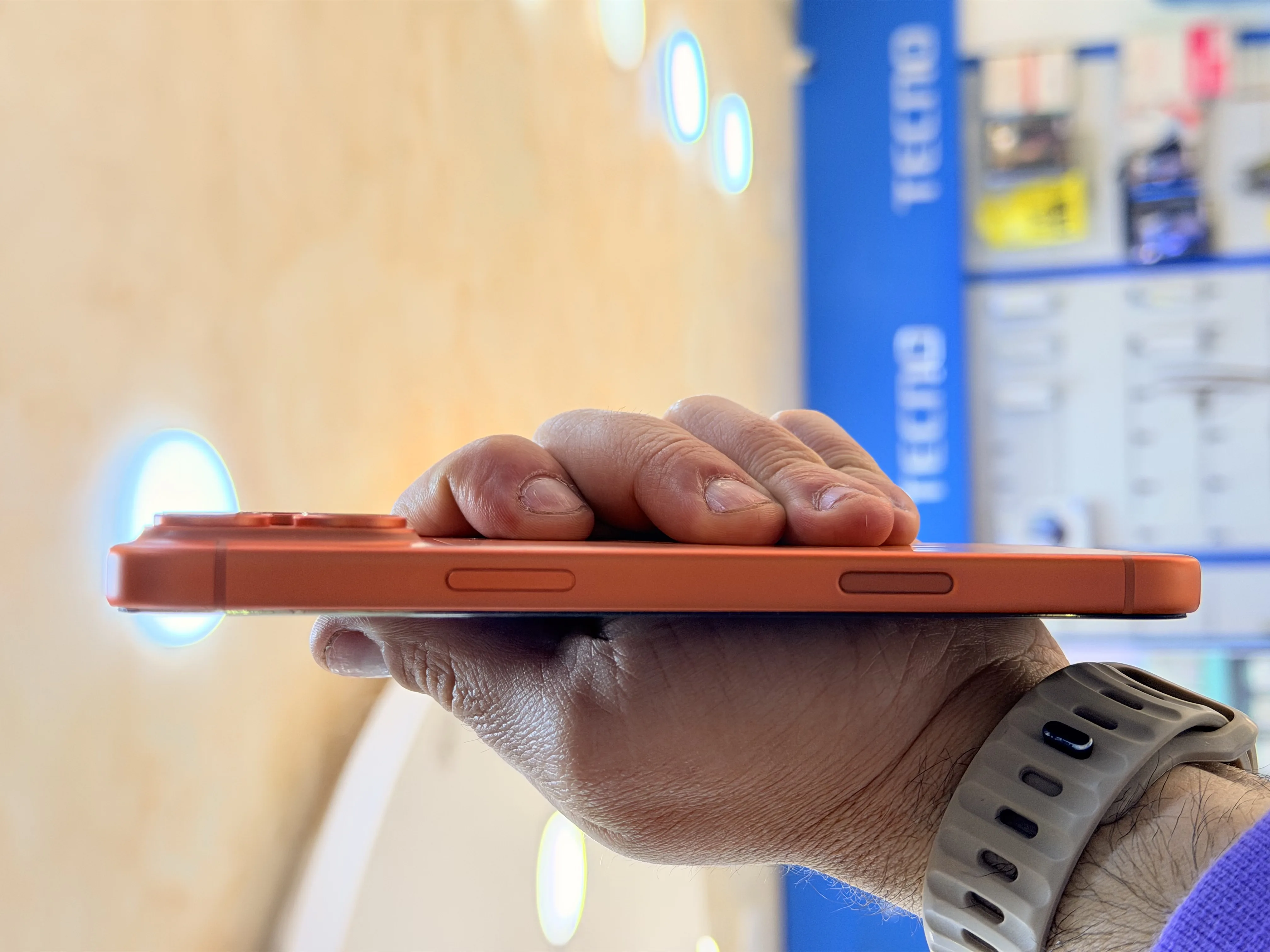 ايفون 17 برو ماكس Esim شرررق اوسط