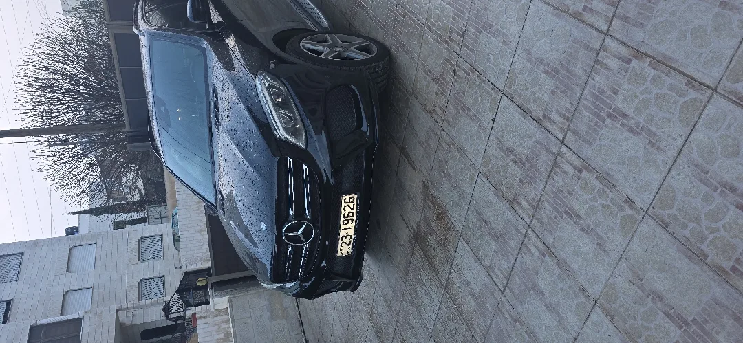 مرسيدس GLE400   اللون اسود