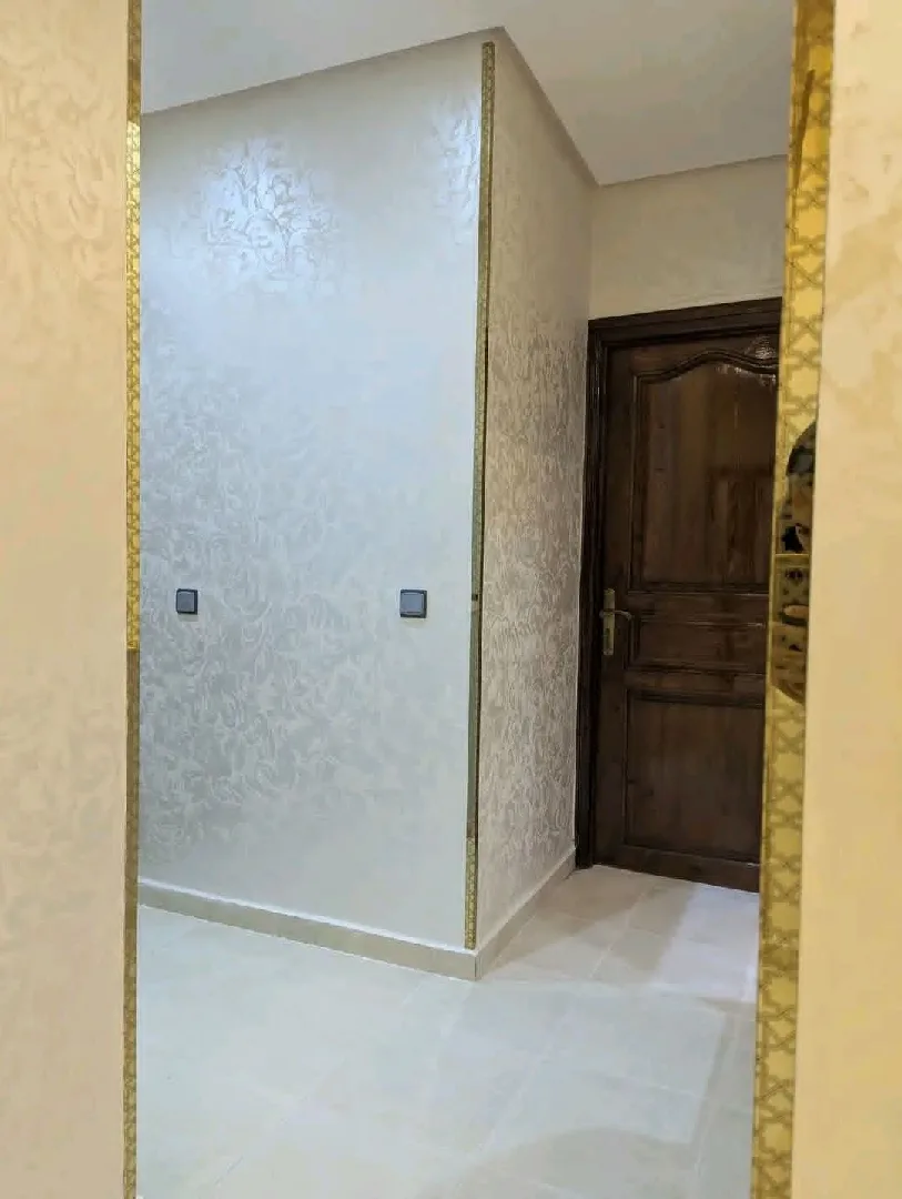 ديكورات داخليه ومعالجة الرطوبه داخلي خارجي عزل اسطح صيانة أسقف واقعه 0792556398