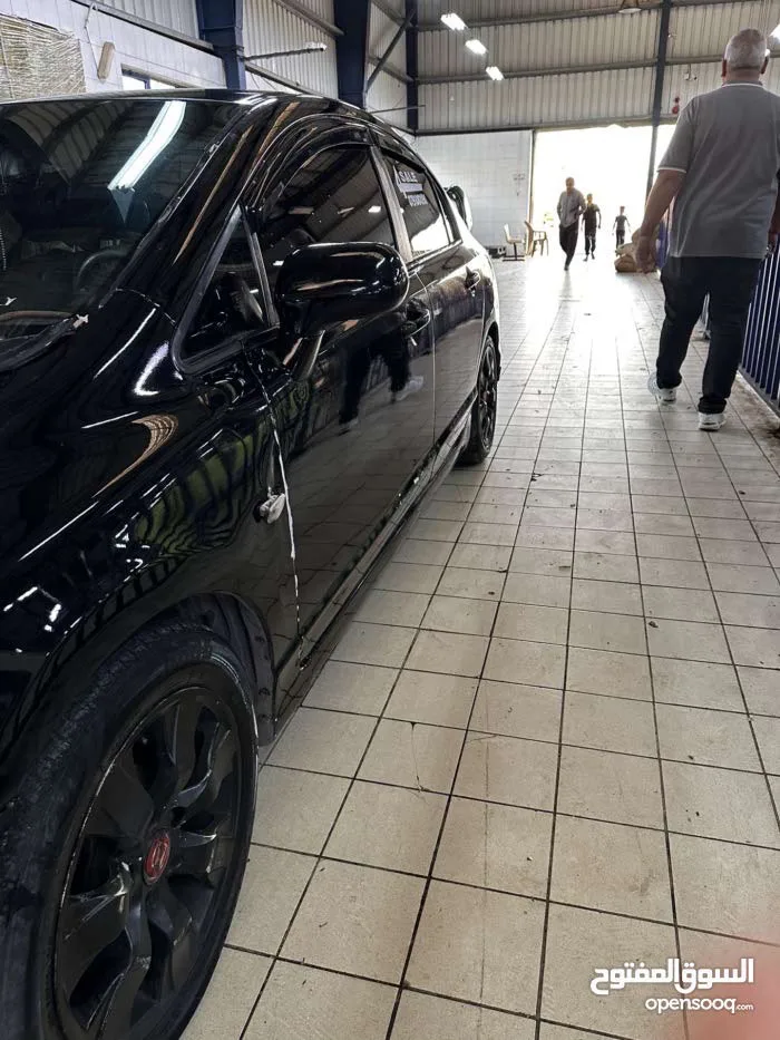 هوندا سيفيك 2006 قير عادي للبيع او البدل على هايبرد بنفس القيمة او لانسر حديثة