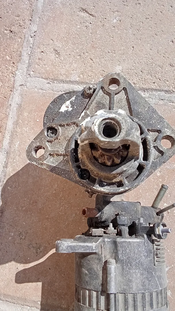 🚗 قطع بكب كيا ديزل للبيع 🔧متوفر للبيع قطع أصلية مستعملة بحالة جيدة:طرمبة ديزل (ت