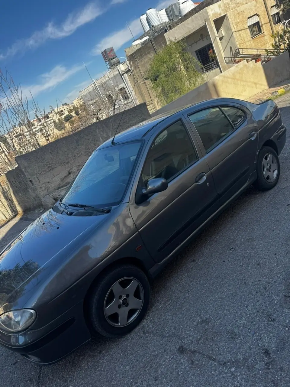 رينو ميغان موديل ٢٠٠٠ ماتور ١٦