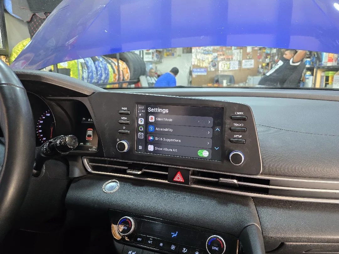 شاشة هيونداي افانتي اصليه من موديل 2021 ل 2025