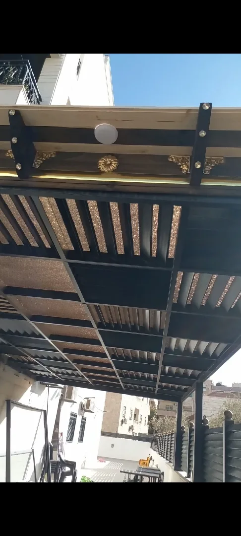 تركيب قرميد براقولا عزل اسطح بناء وتمديد مسابح تركيب المنيوم