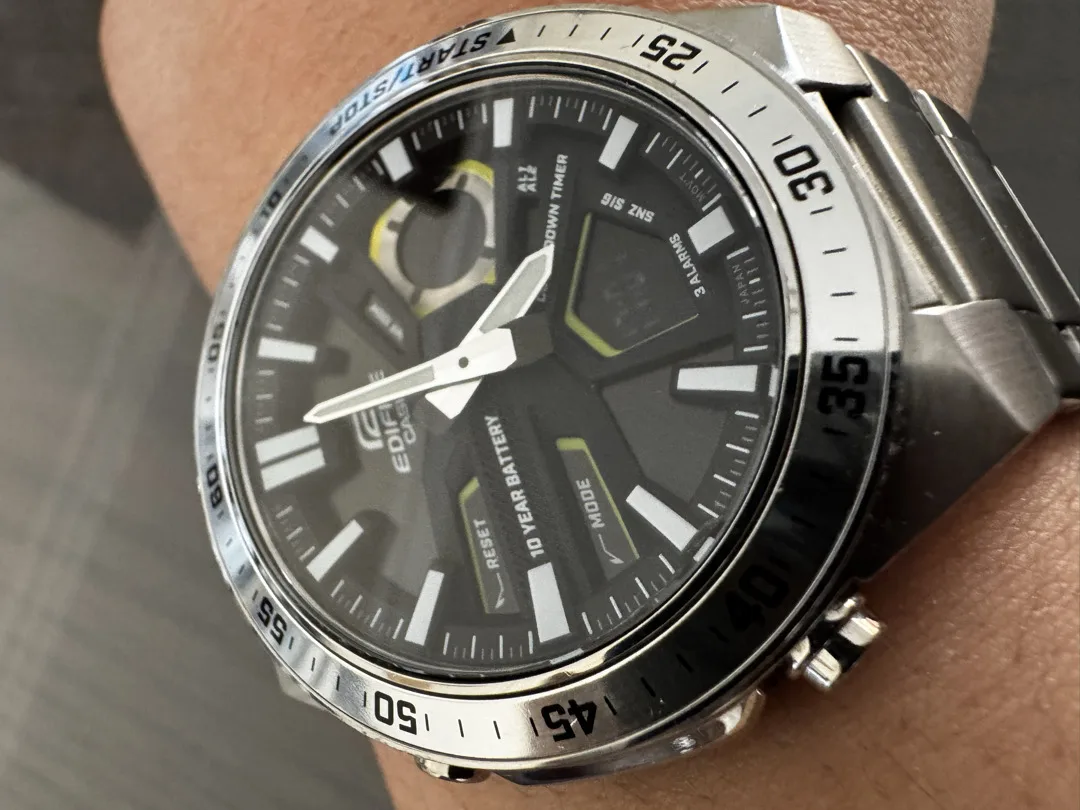 ساعة Casio Edifice أصلية EFV-C110 — World Time / 10 Year Battery / WR100M