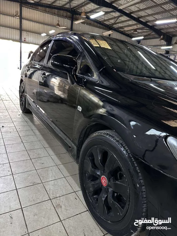 هوندا سيفيك 2006 قير عادي للبيع او البدل على هايبرد بنفس القيمة او لانسر حديثة