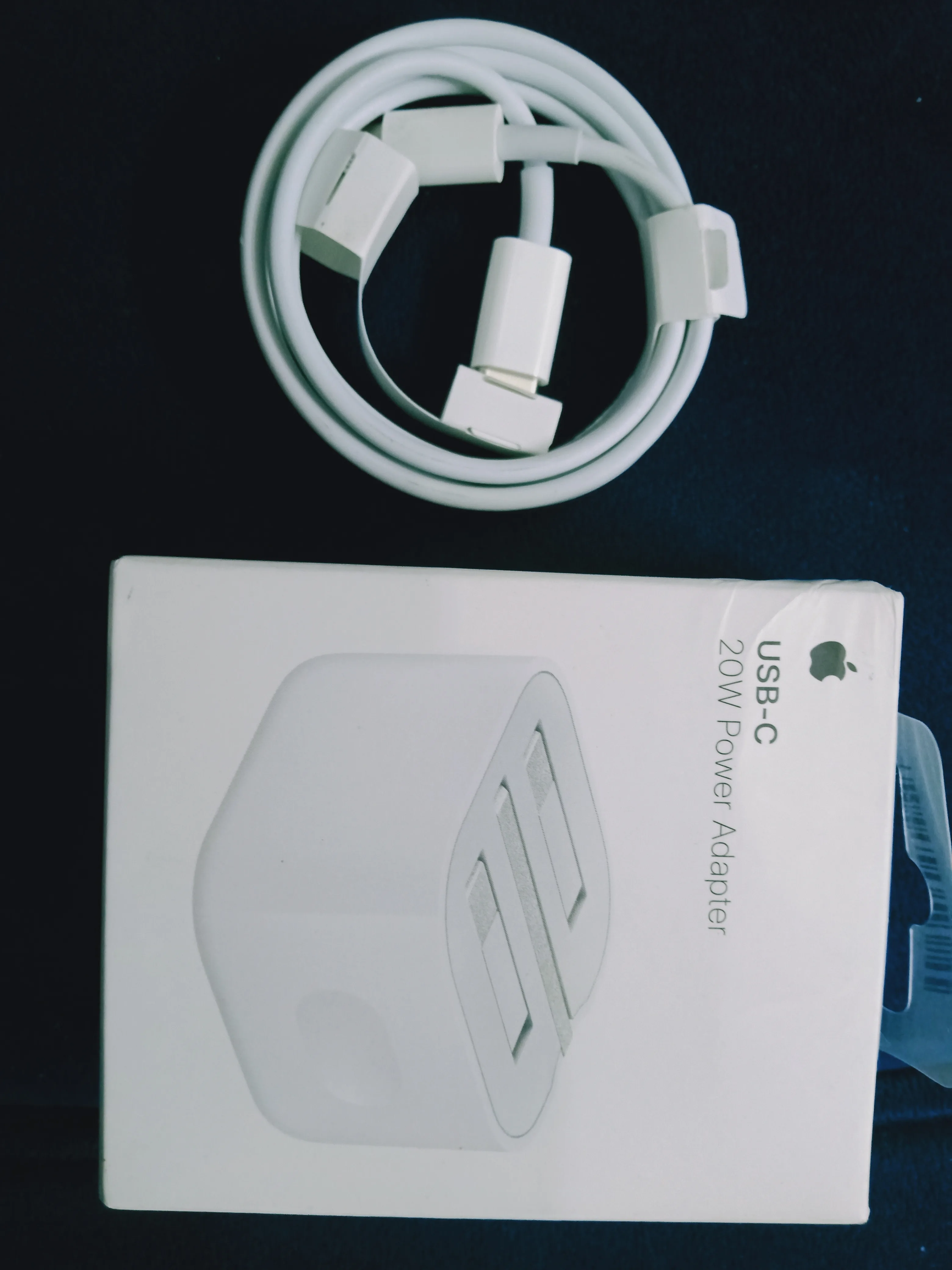 شاحن ايفون أصلي 100%