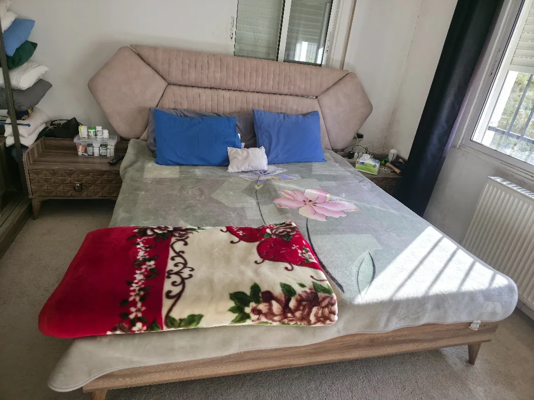 غرفة نوم تركي بحالة ممتازة