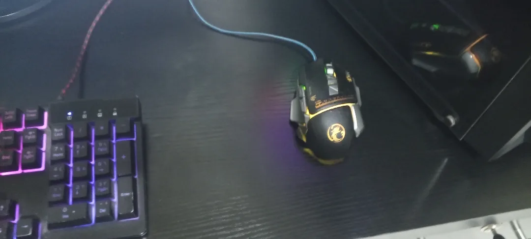 كمبيوتر بشغل كل اشي العاب برامج تصاميم وكاله للبيع بسعر حرق