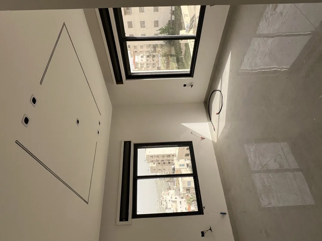 شقق طابقية فاخرة للبيع