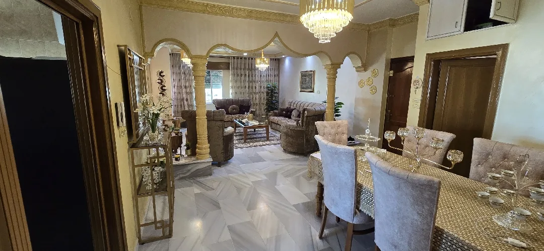 شقه فاخره للبيع