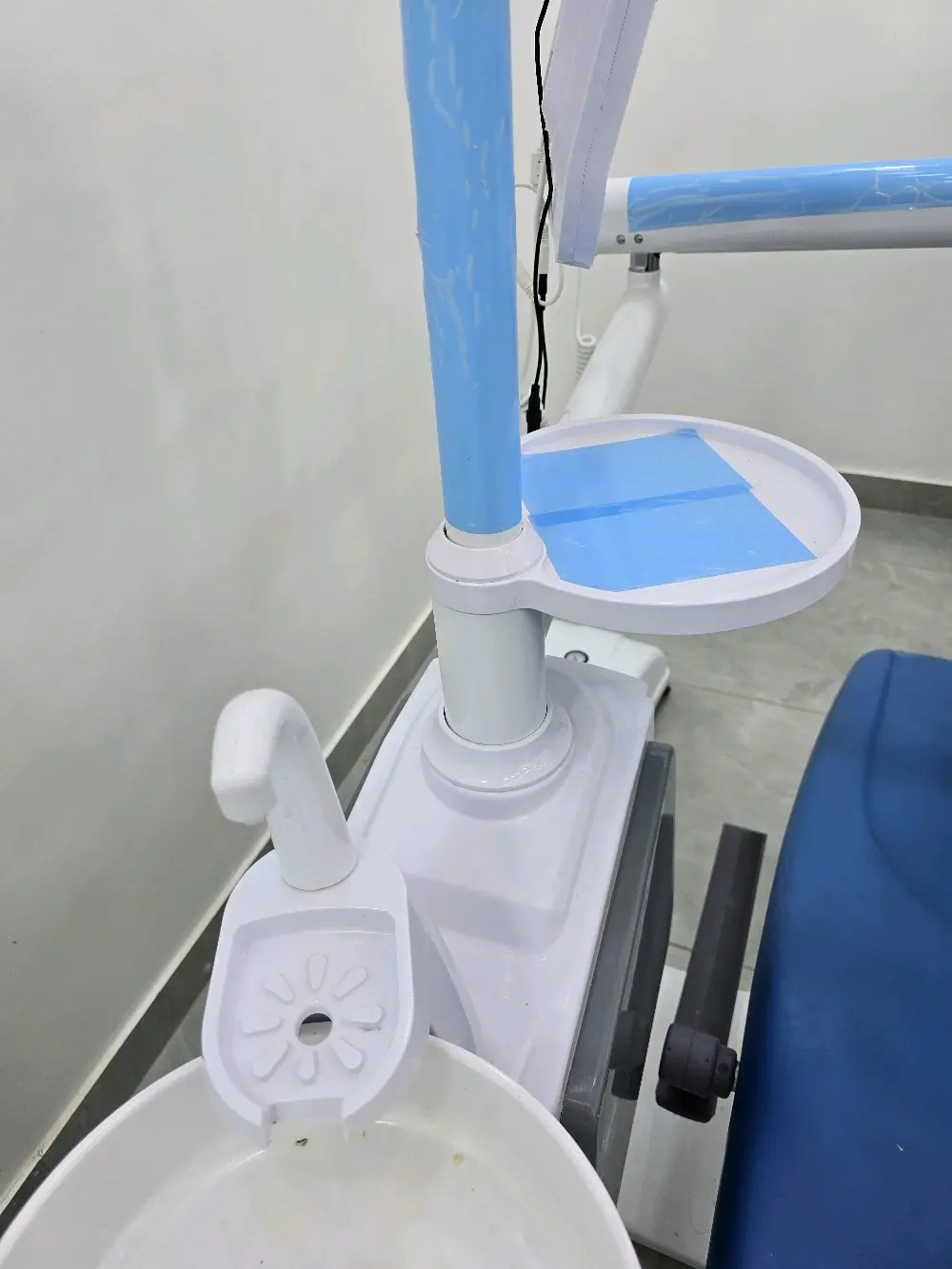 عيادة طب أسنان وطب عام حديثة  للبيع بسعر حرررق