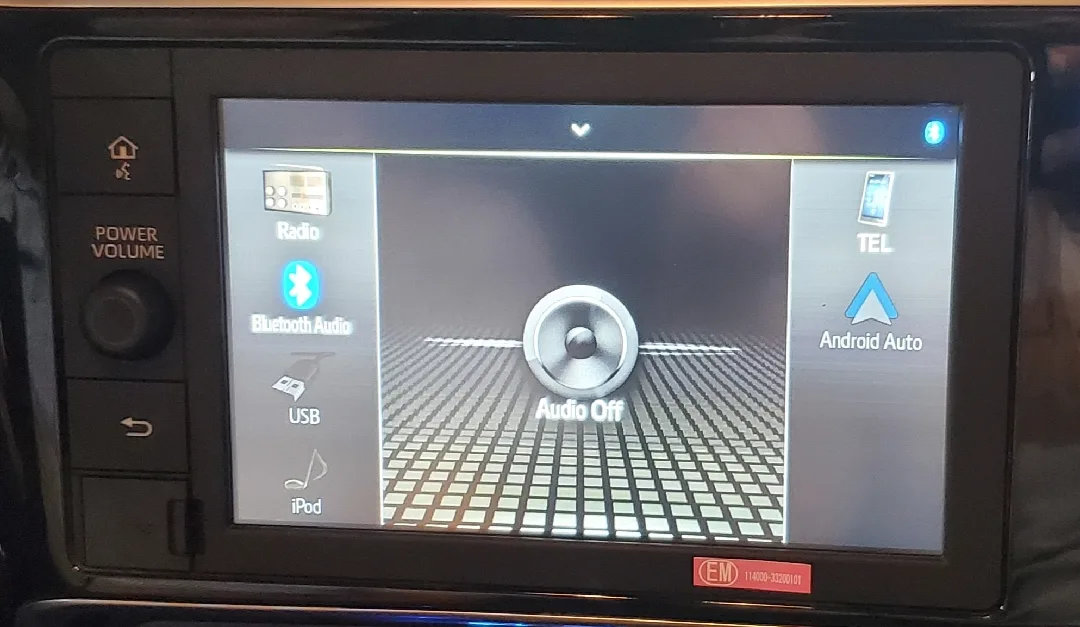 شاشة تويوتا كورولا اصليه جديده شركة وارد الشرق الأوسط مكفوله