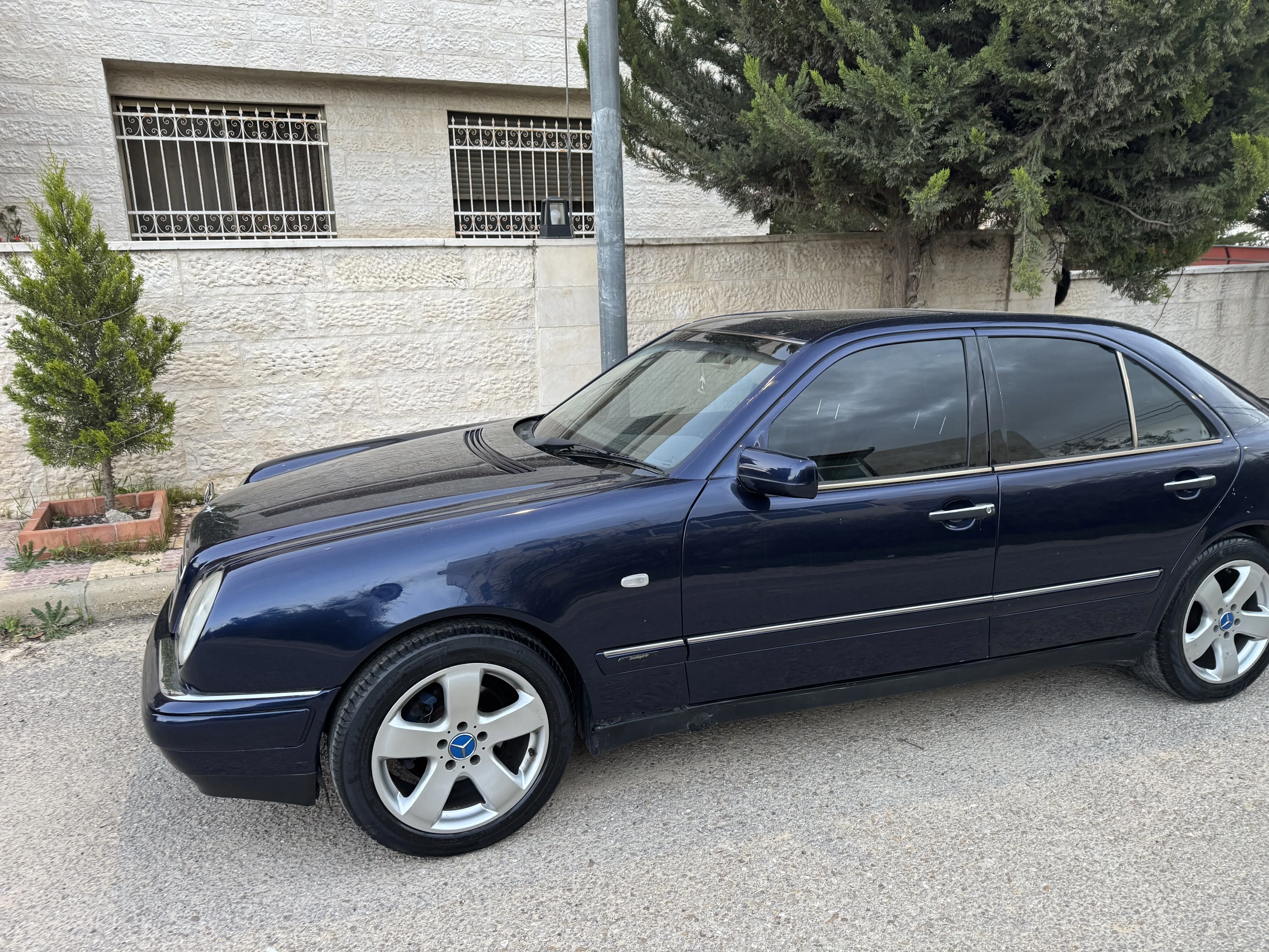 مرسيدس قرش و نص 1999