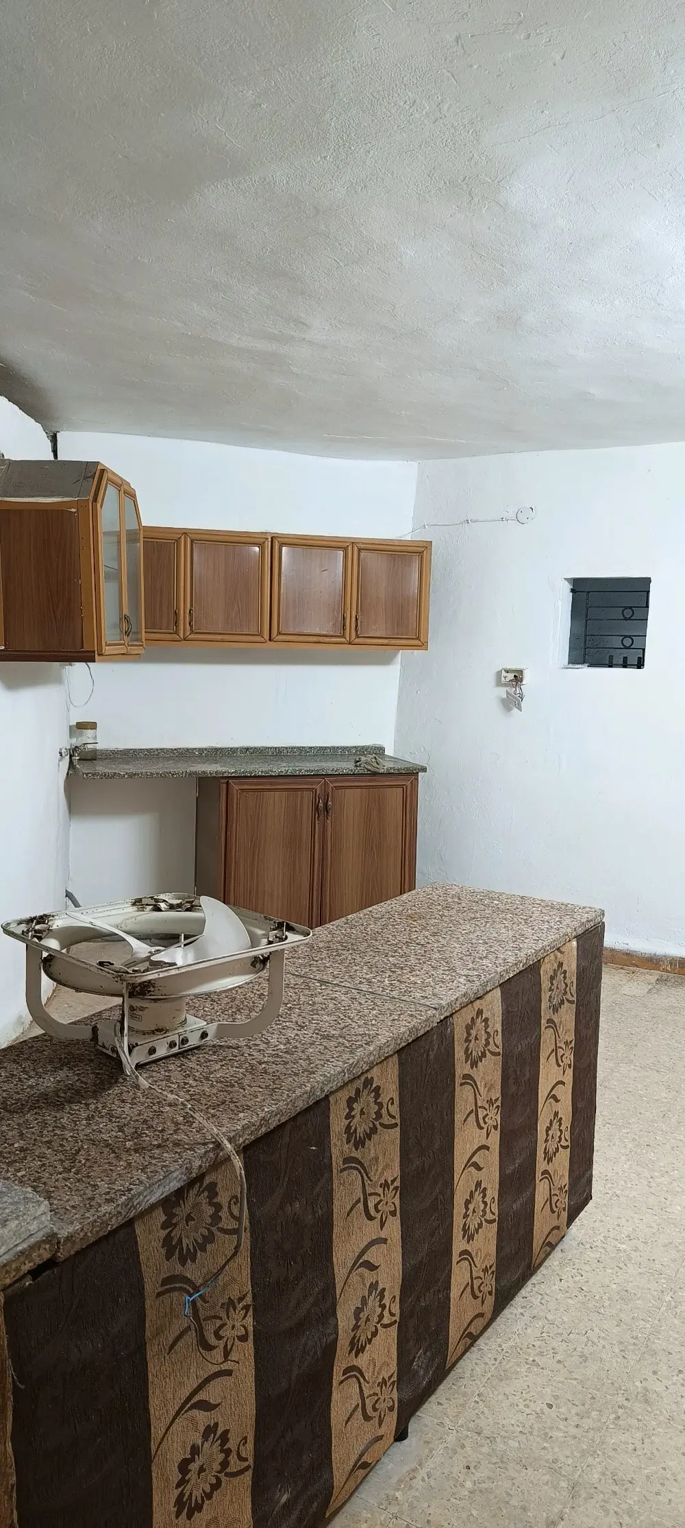 شقة للايجار / الهاشمي الشمالي