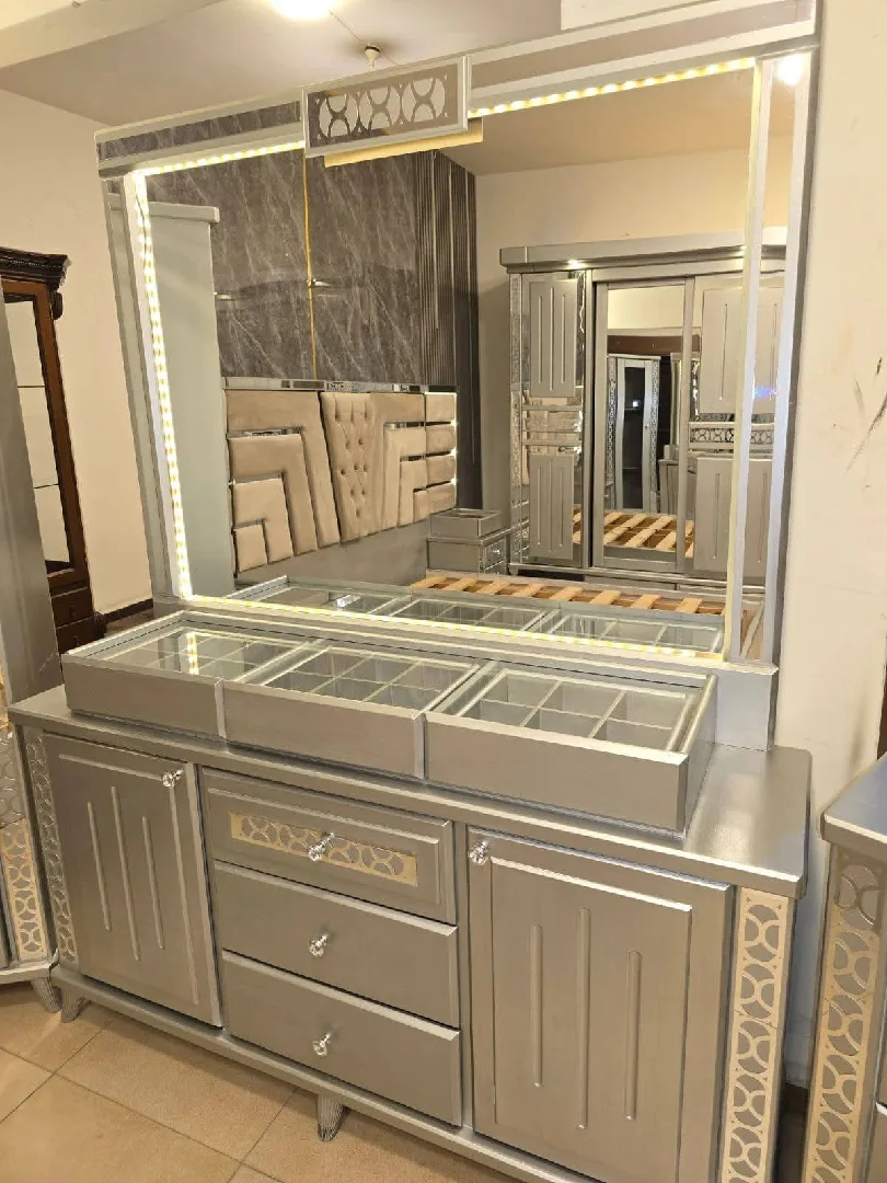 غرف نوم ماستر، وشبابي