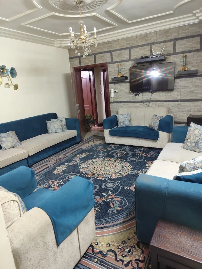 شقة طابق ارضي مع روف للبيع