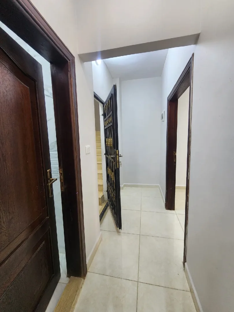 السلام عليكم ورحمه الله وبركاته ✋شقه للايجار في اربد 👍زبدا شرق المركز الغربي 👍من