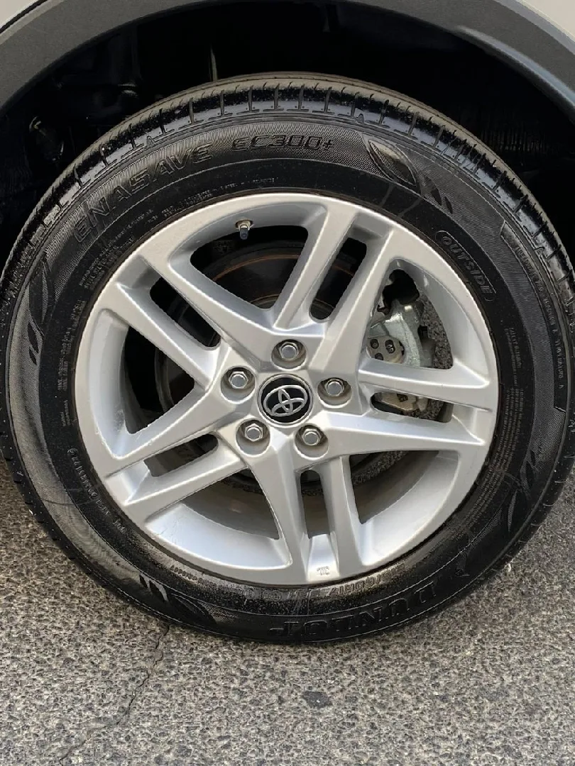 للبيع تويوتا C-HR LE هايبرد 2023 — سعر لقطة30 ألف كم فقط | مواصفات خليجية