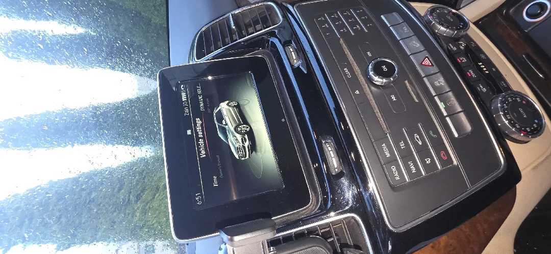 مرسيدس GLE400   اللون اسود