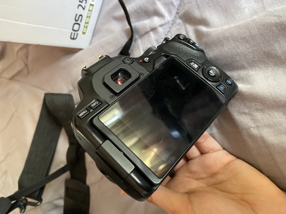 كميرا canon Eos 250D