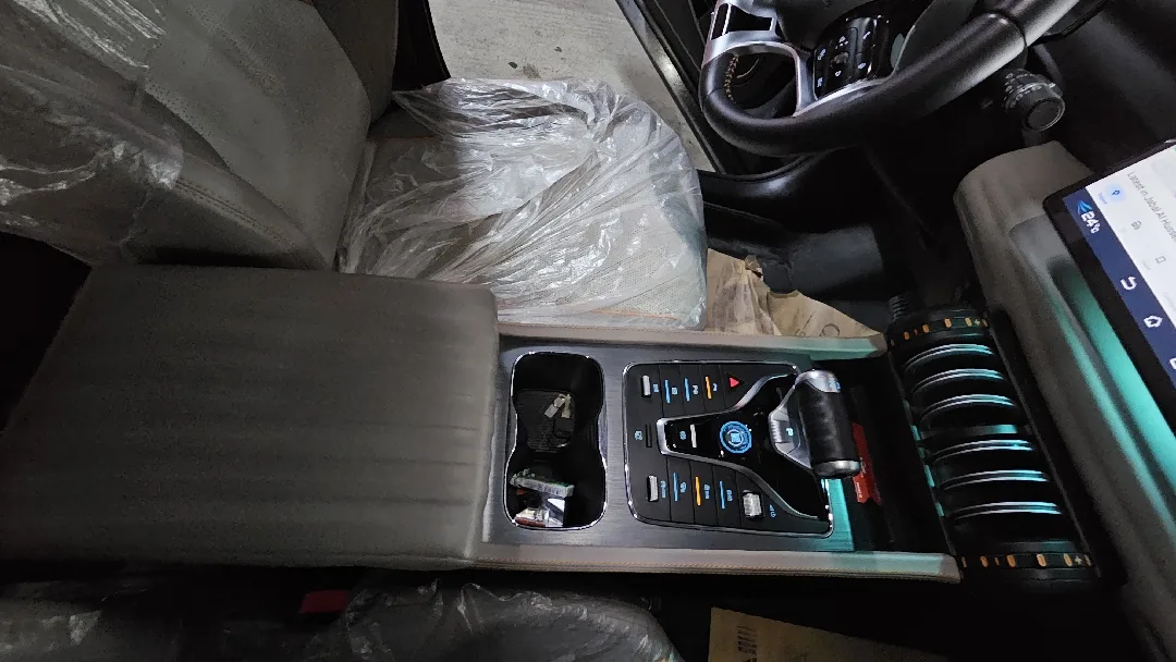 BYD Yuan 2023 auto park