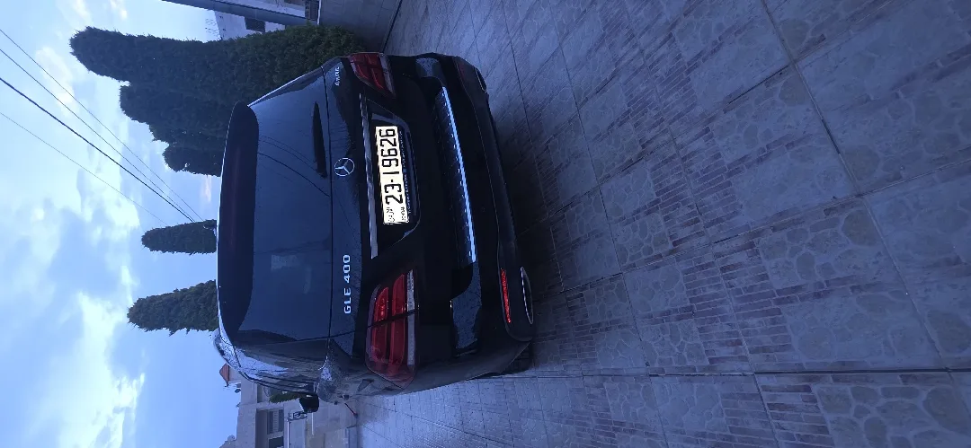 مرسيدس GLE400   اللون اسود