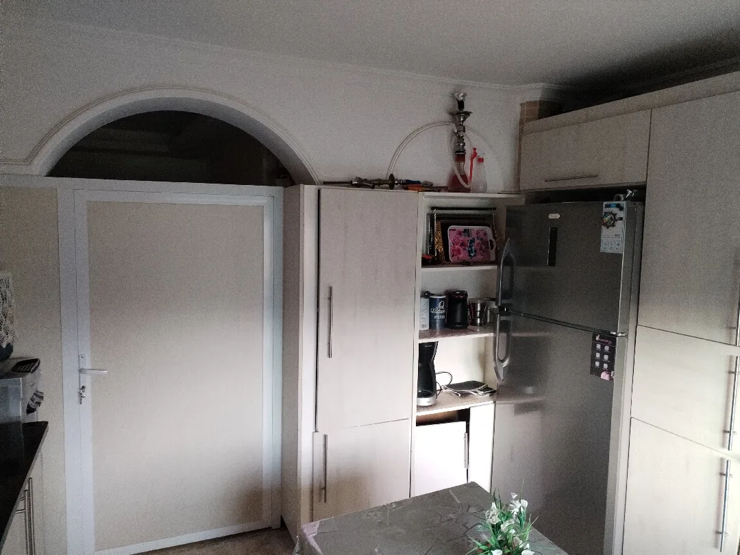 شقة للبيع مدخل مستقل في اربد جنوب المستشفى التخصصي