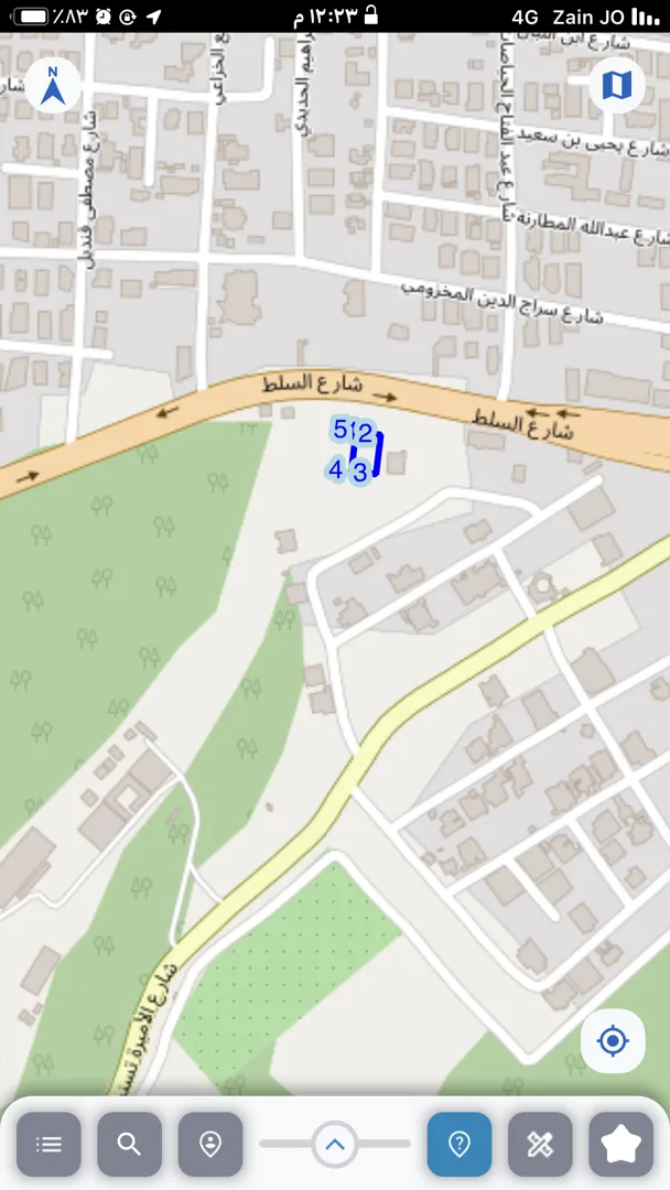 ارض مميزه في الحمر منطقه هادئه