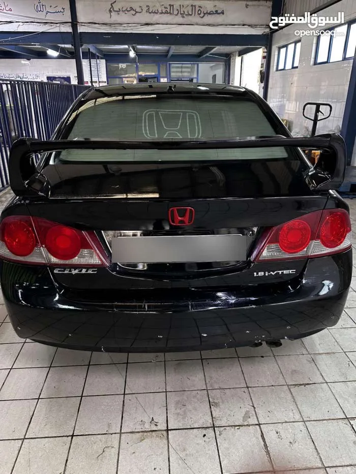 هوندا سيفيك 2006 قير عادي للبيع او البدل على هايبرد بنفس القيمة او لانسر حديثة