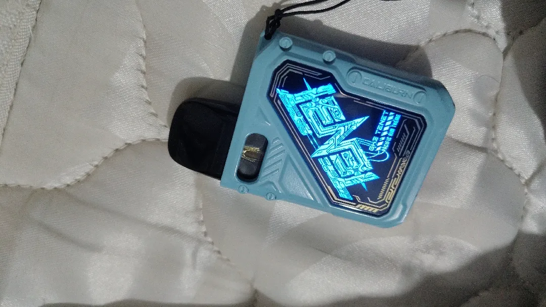 سيجاره  اكتروني   مع جوس