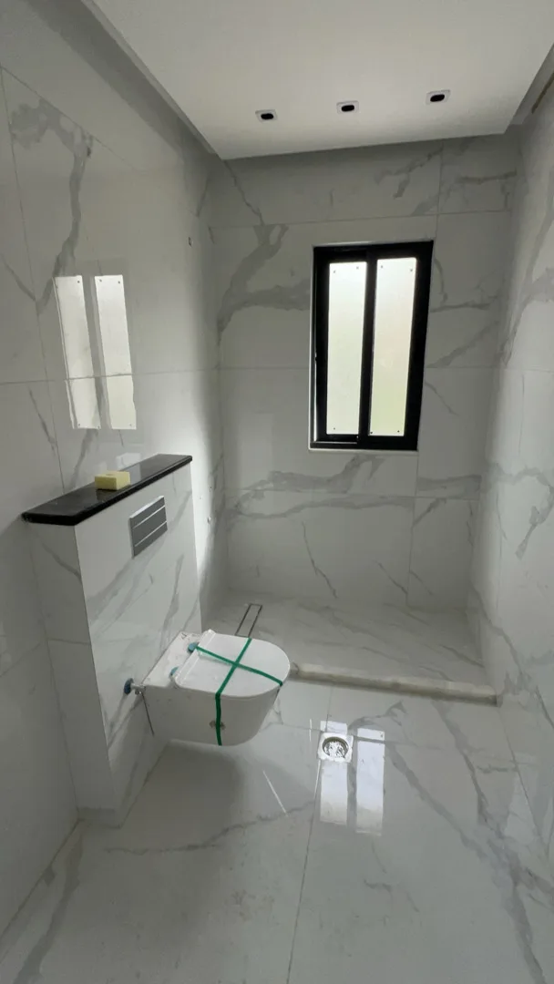 شقق طابقية فاخرة للبيع