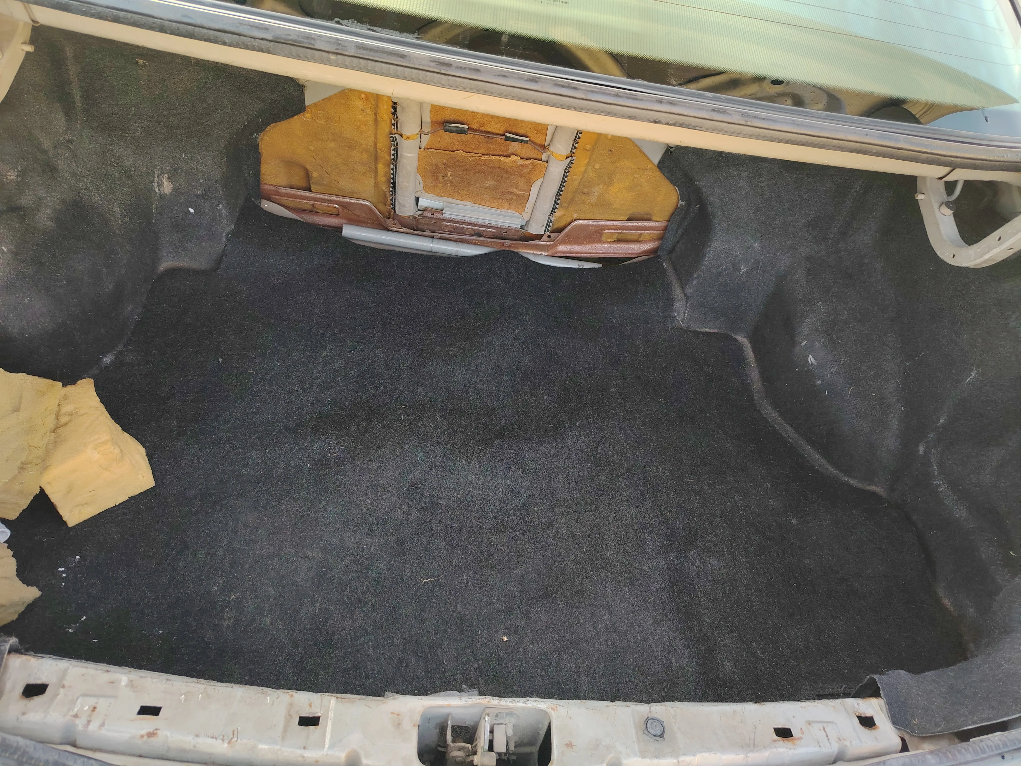 نيسان صني 2004 محوله ٢٠١٢ فحص ٣جيد واحد مضروب