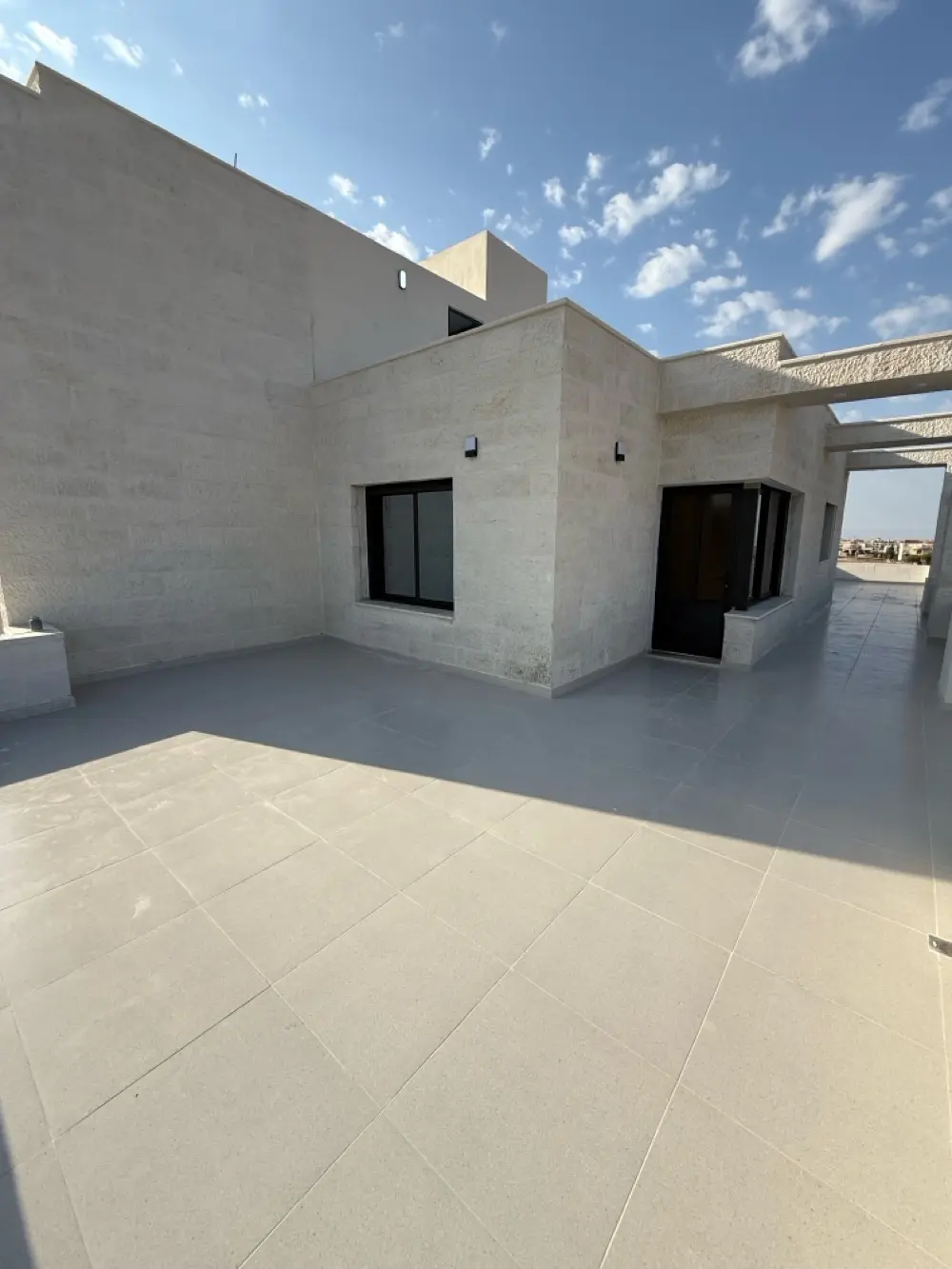 شقة فاخرة للبيع ضمن فيلا الفؤاد – موقع راقٍ، تشطيبات مميزة