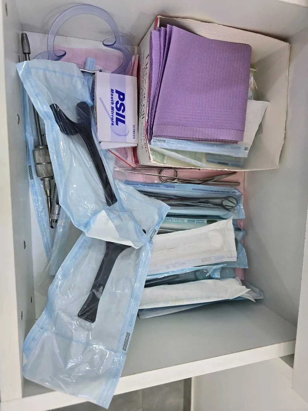 عيادة طب أسنان وطب عام حديثة  للبيع بسعر حرررق