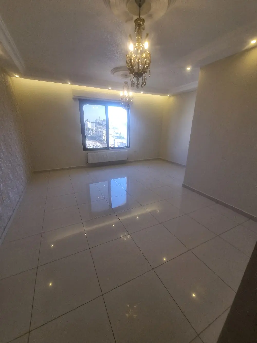 من المالك شقة طابق ثاني مساحة ١٧٧  عمان البيادر اول ابو السوس خلف مسجد حسين خواج