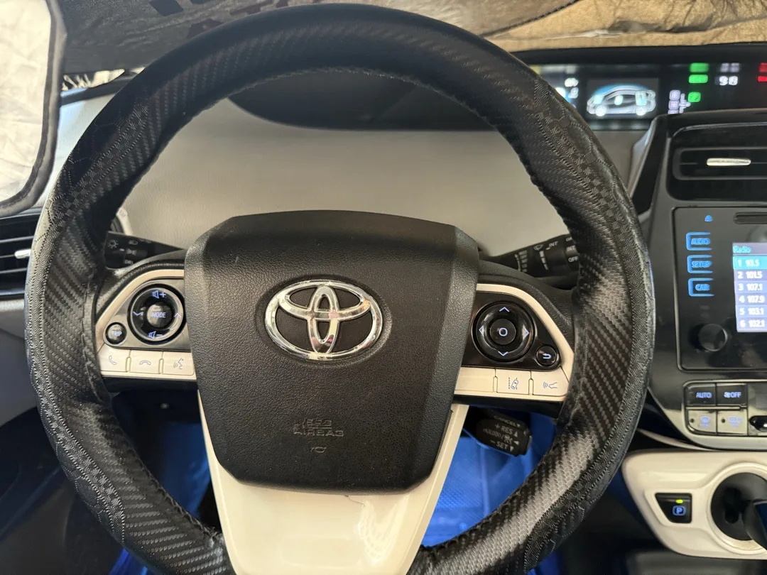 تويوتا بريوس 2018 فل ما عدا فتحة