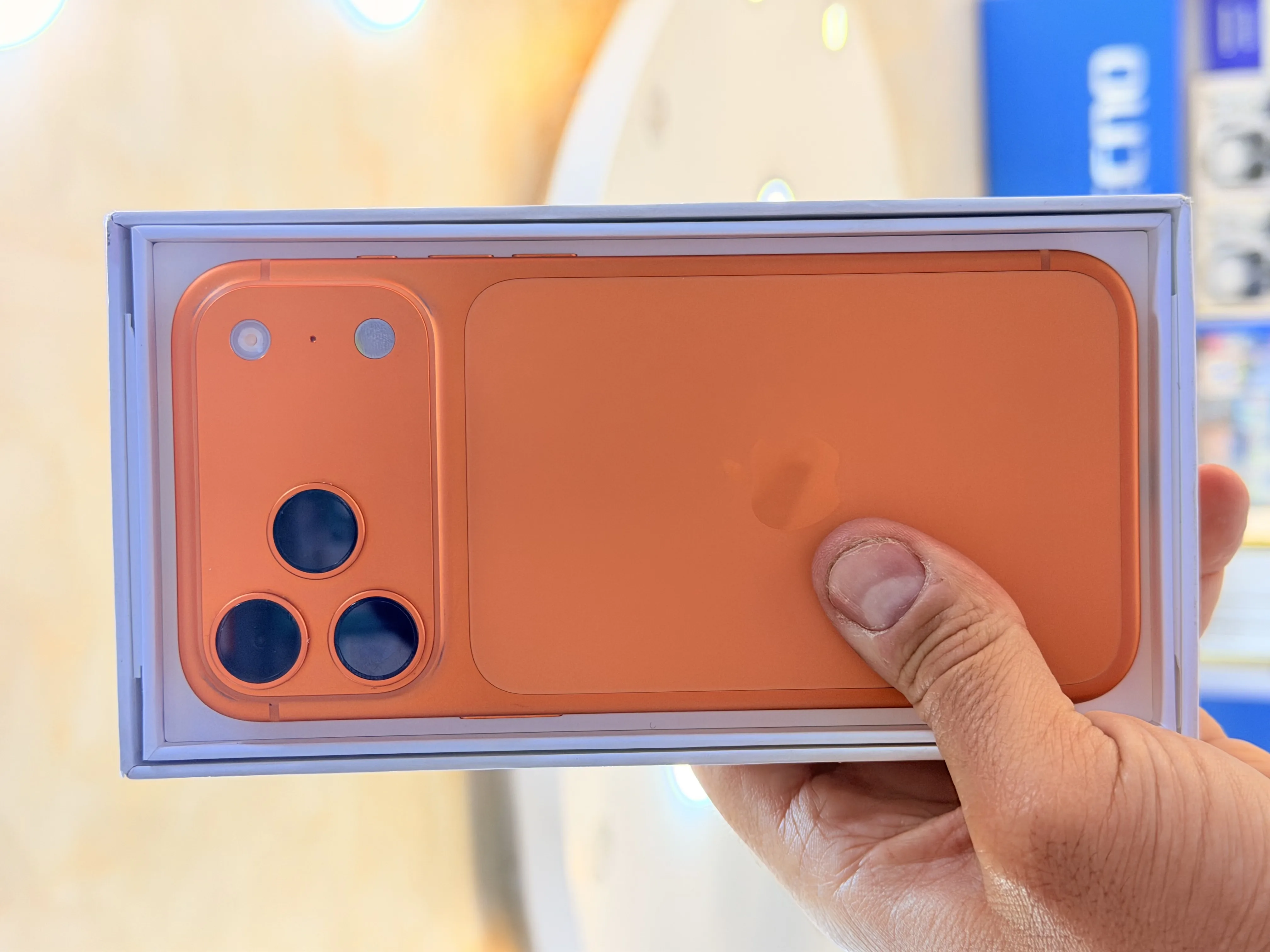 ايفون 17 برو ماكس Esim شرررق اوسط