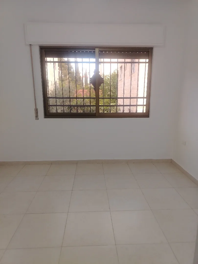 شقة أرضية للبيع