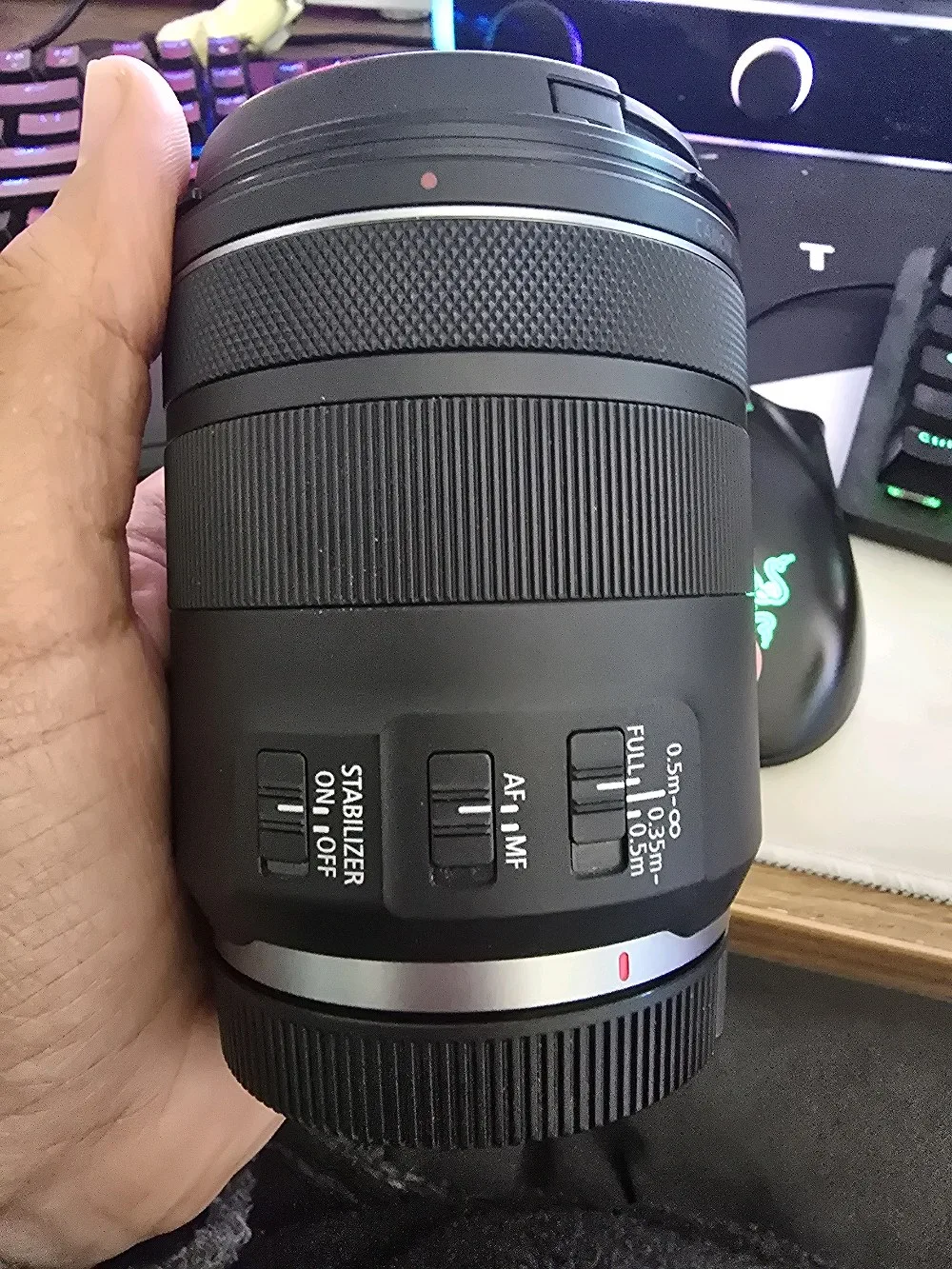 Canon RF 85mm F2 كانون